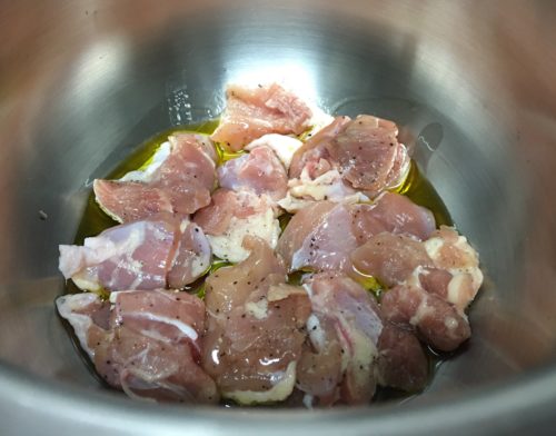 Image: Paella pot chicken with olive oil