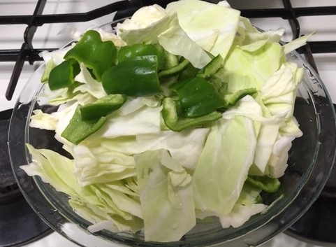 　Image Cabbage and green bell pepper