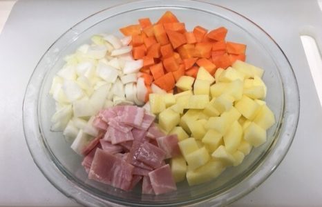 Picture of clam chowder with cut ingredients