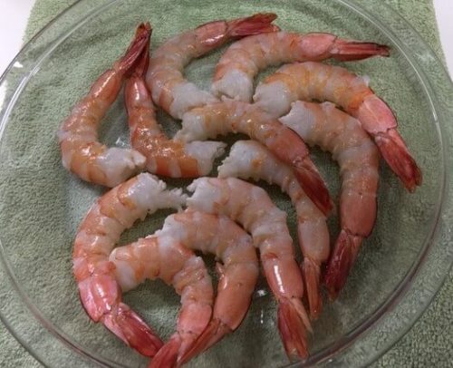 Image: Shrimp with shells and back removed