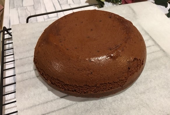 チョコレートケーキ焼き上がり