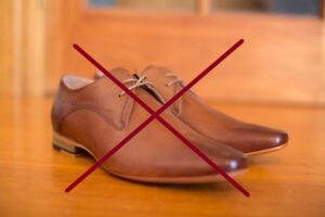 Image of tanned leather shoes "Not good"
