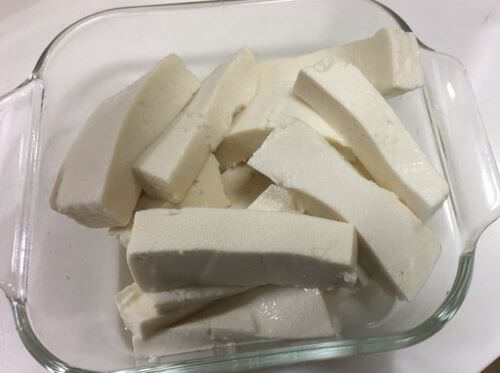木綿豆腐の水を切り細切り