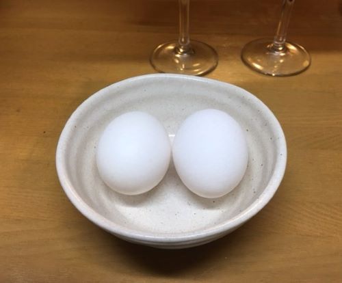 　Image Letting the eggs come to room temperature
