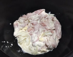 レモンクリームソテー冷凍版調理前鍋の中